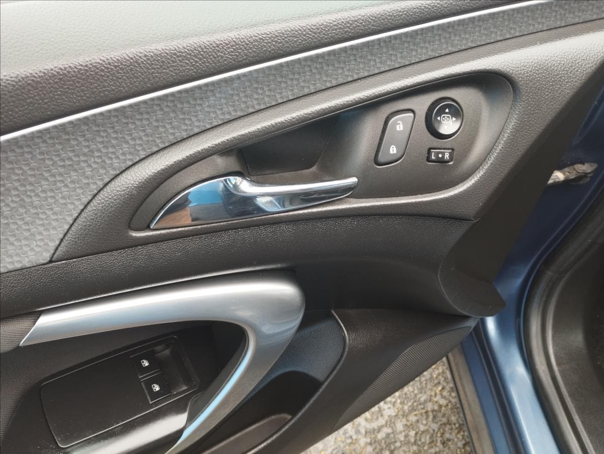 2015 Opel Insignia - 16