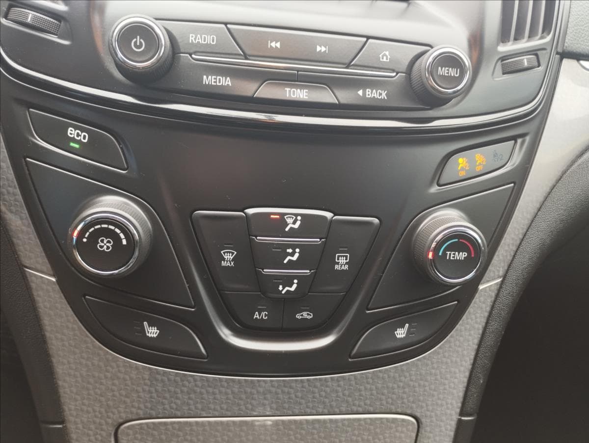 2015 Opel Insignia - 13