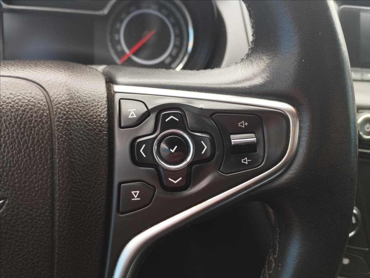 2015 Opel Insignia - 15