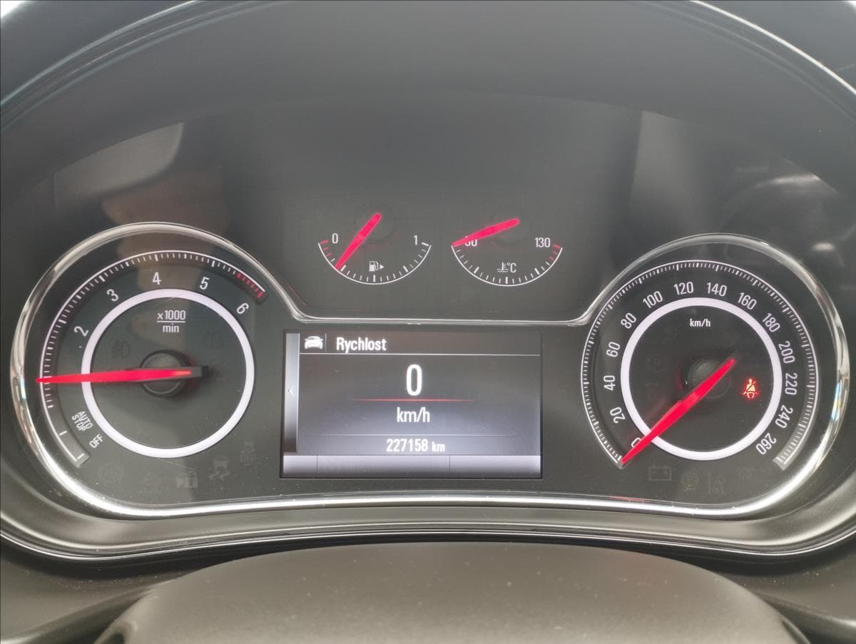 2015 Opel Insignia - 11