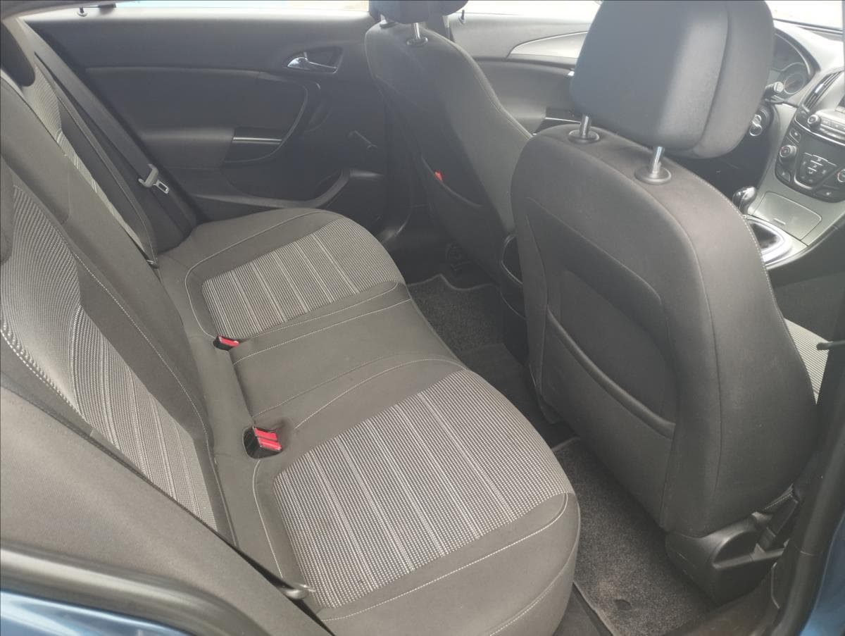 2015 Opel Insignia - 9