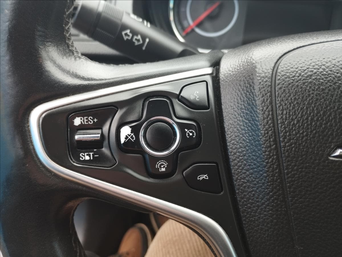 2015 Opel Insignia - 14