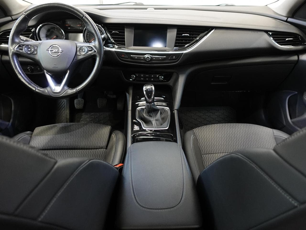 2019 Opel Insignia - 8