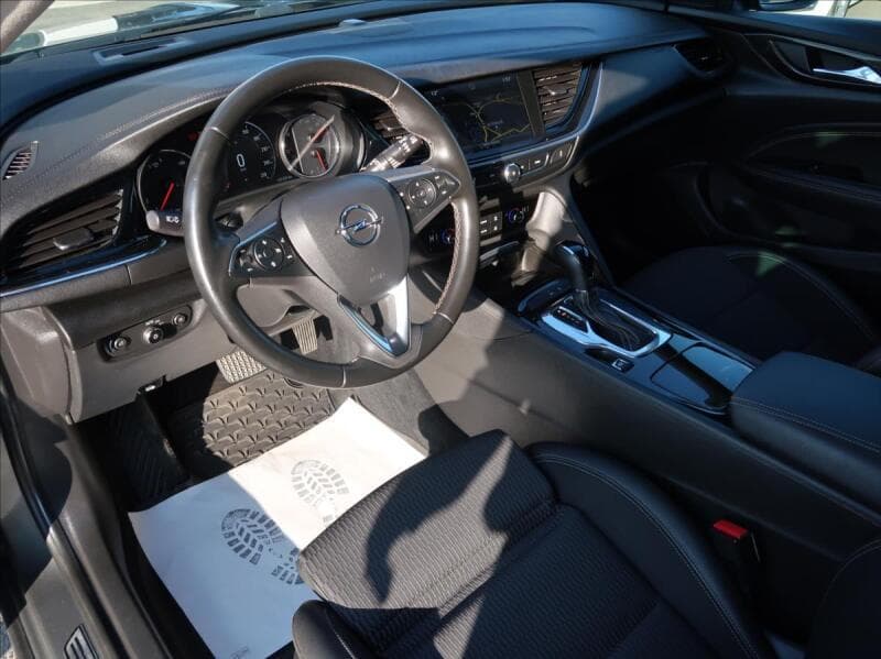 2018 Opel Insignia - 9