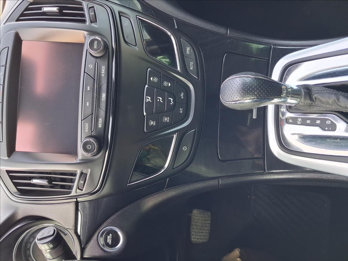 2015 Opel Insignia - 12