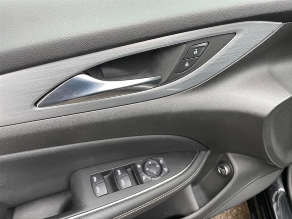 2021 Opel Insignia - 11