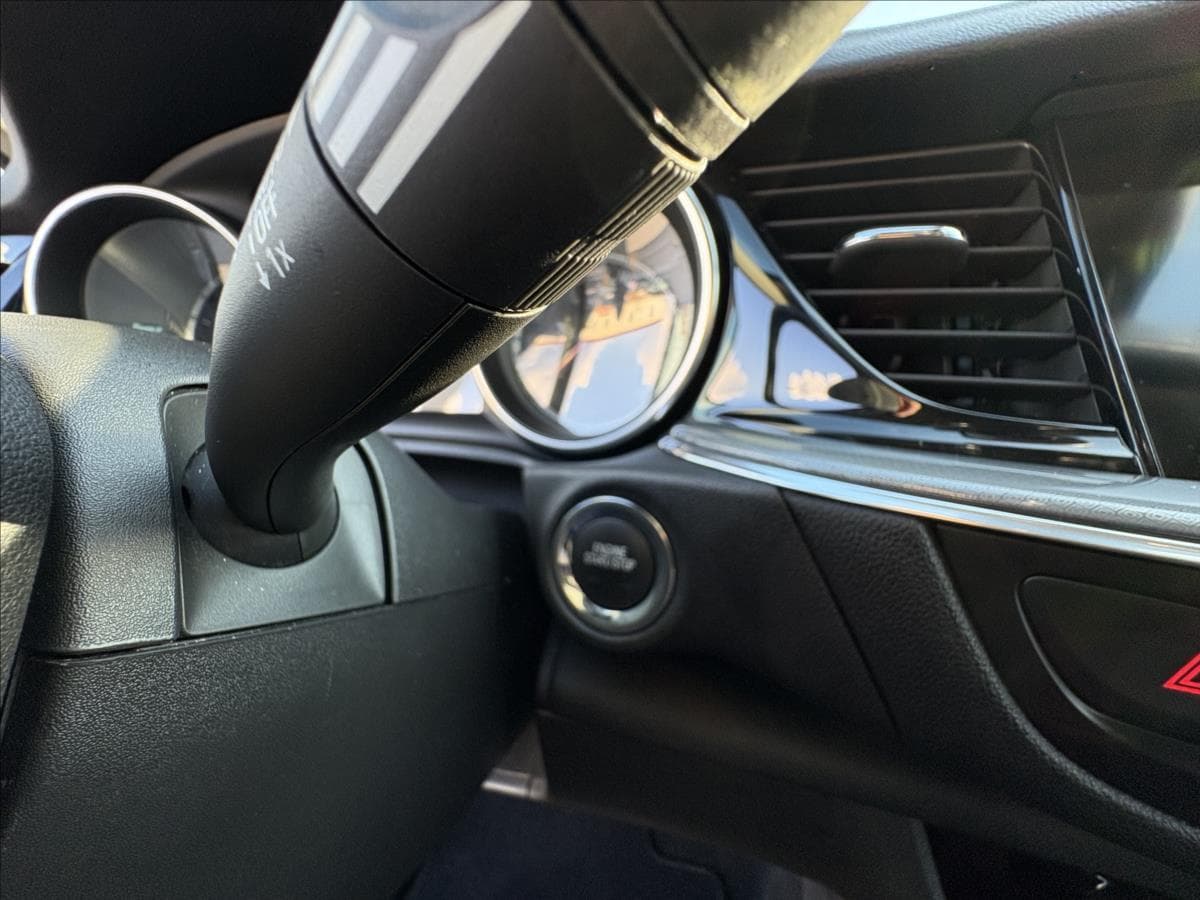 Opel INSIGNIA - 11