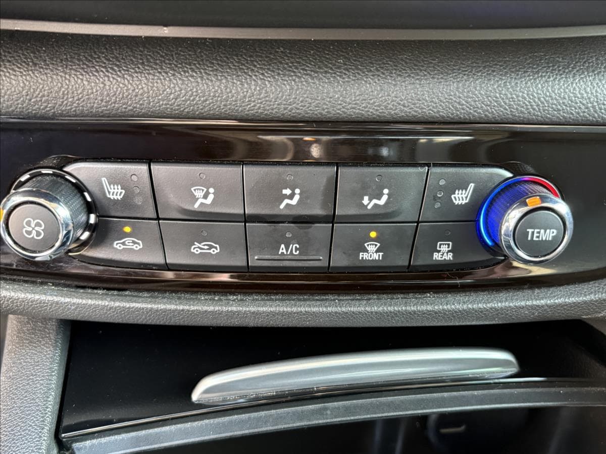 Opel INSIGNIA - 13