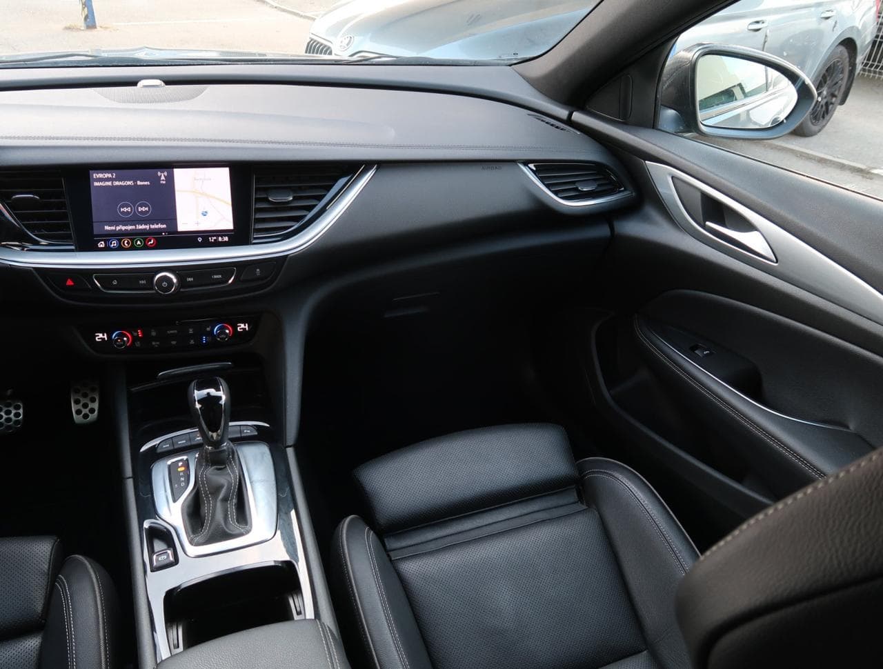 2021 Opel Insignia - 11