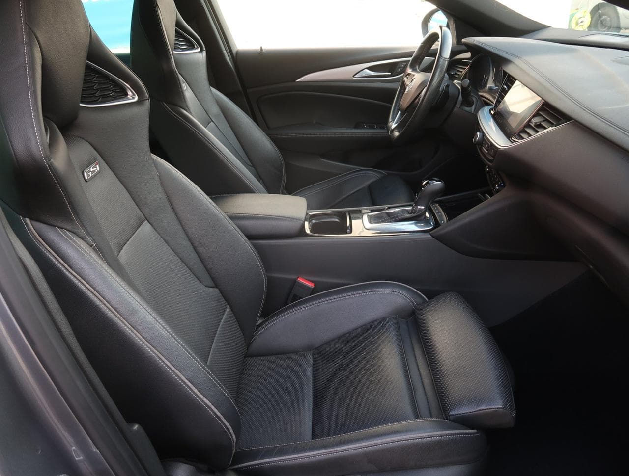 2021 Opel Insignia - 12