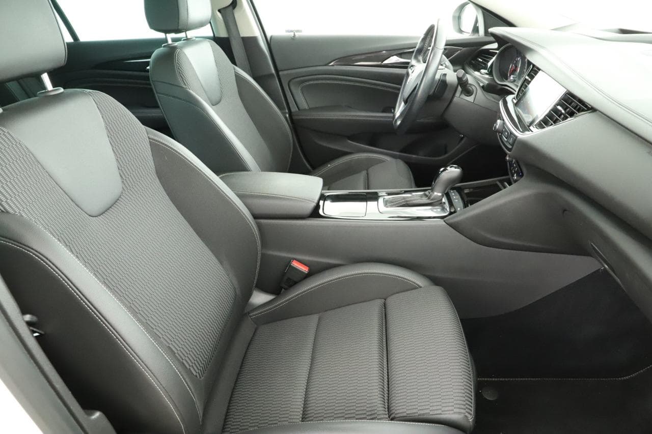 2018 Opel INSIGNIA - 10