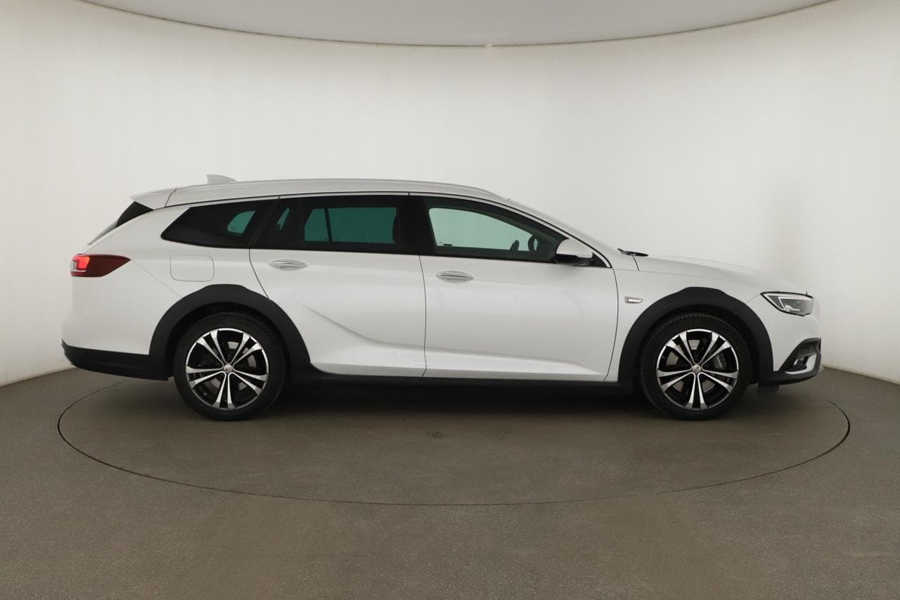 2018 Opel INSIGNIA - 8