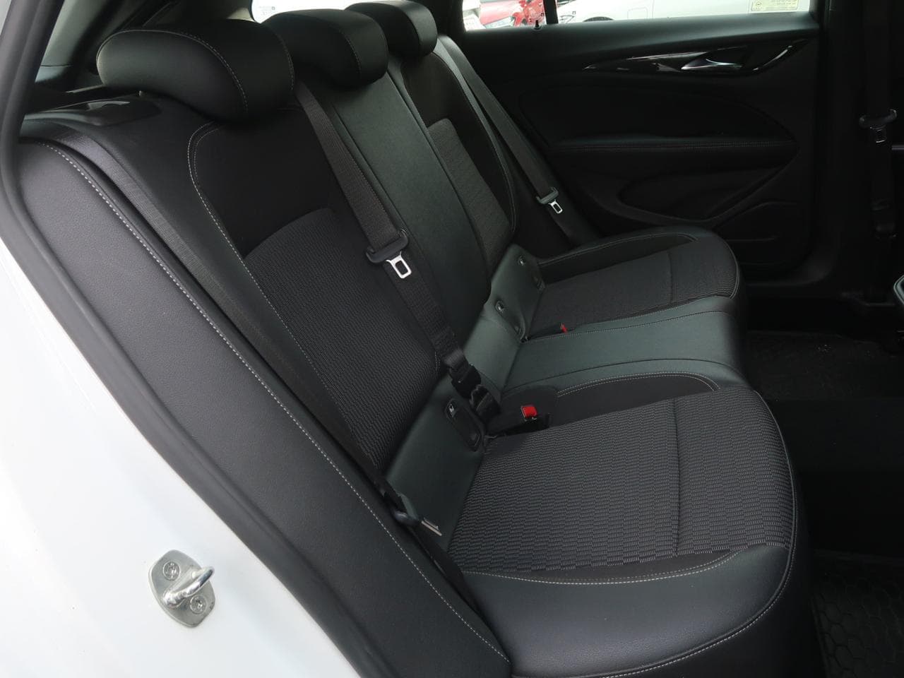 2021 Opel INSIGNIA - 13