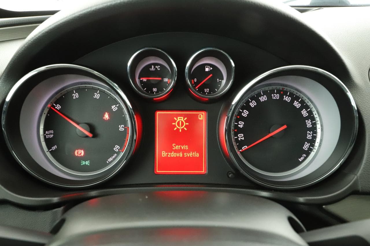 2012 Opel Insignia - 31