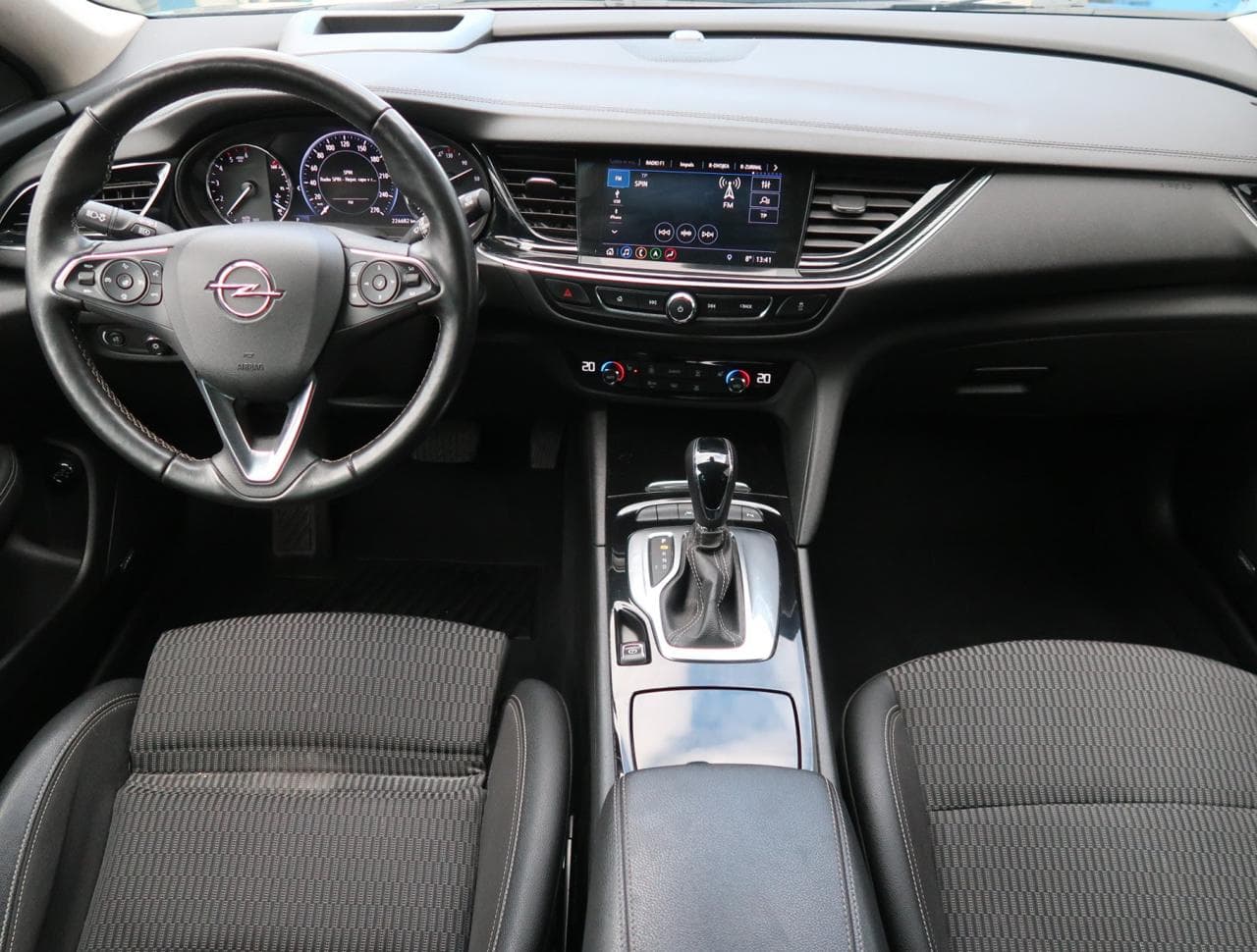 2018 Opel INSIGNIA - 10