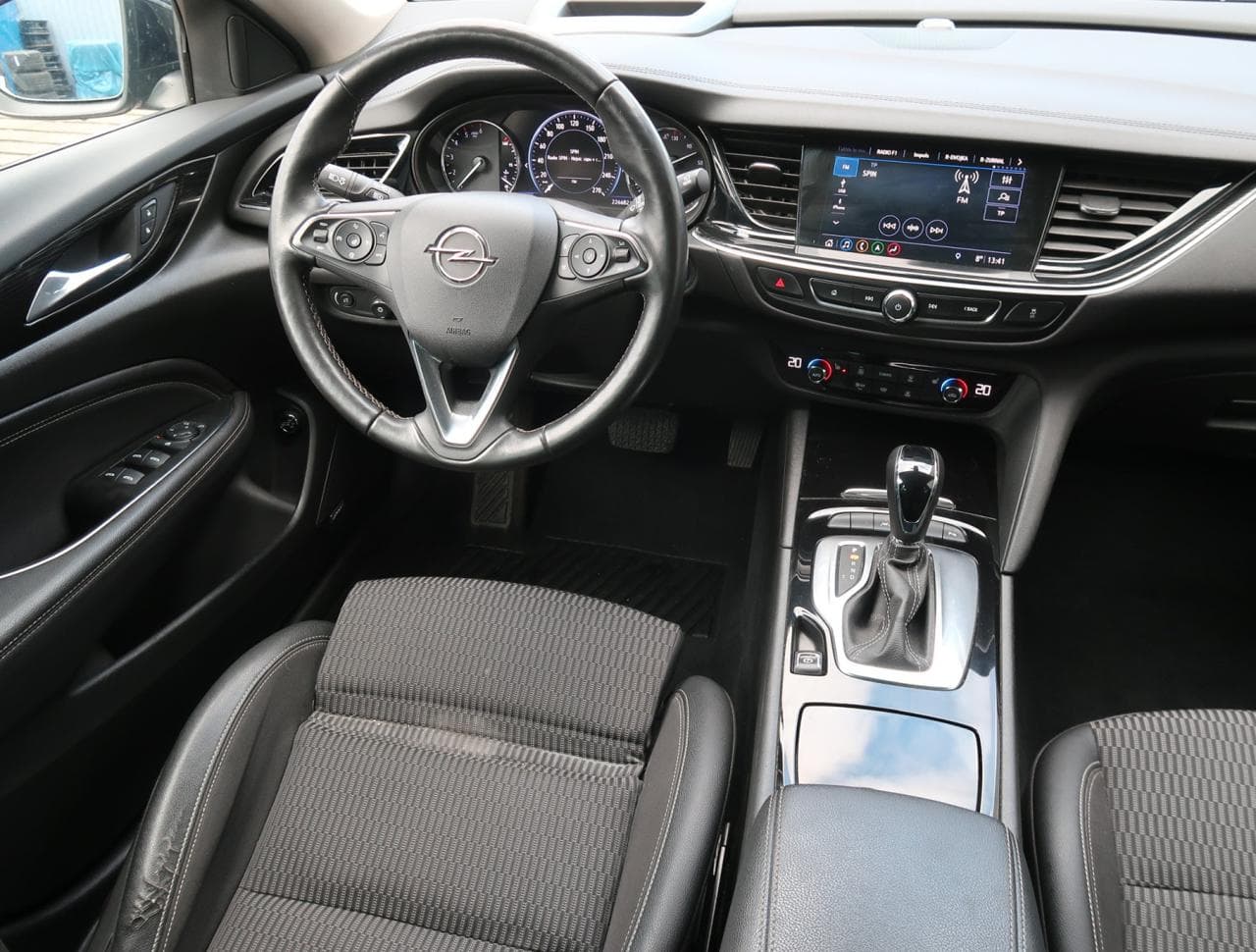 2018 Opel INSIGNIA - 9