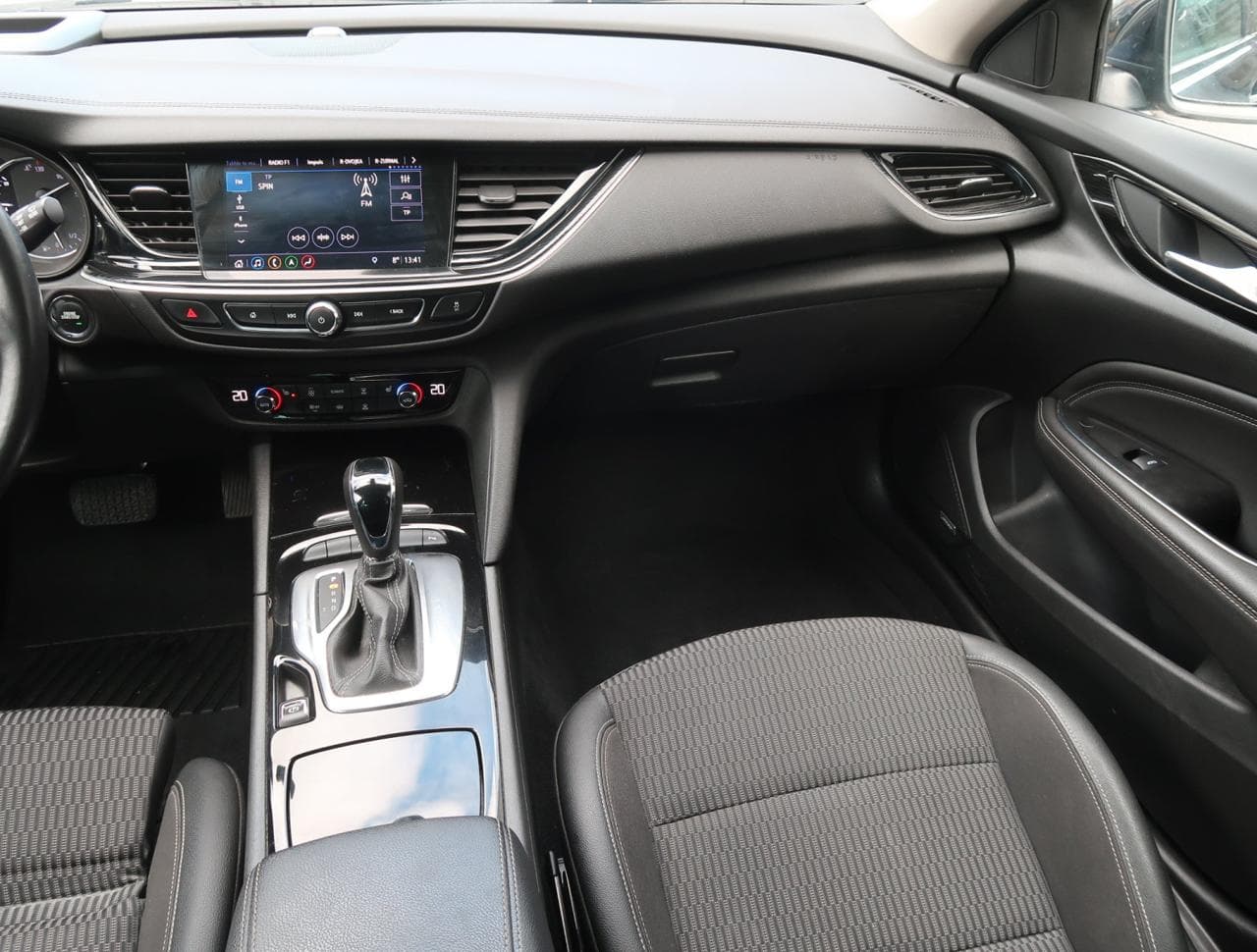 2018 Opel INSIGNIA - 11