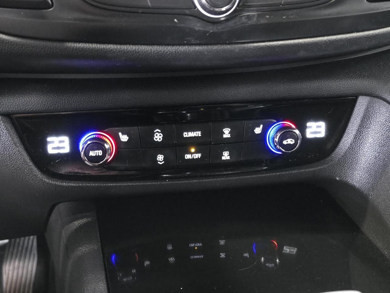 2021 Opel INSIGNIA - 26