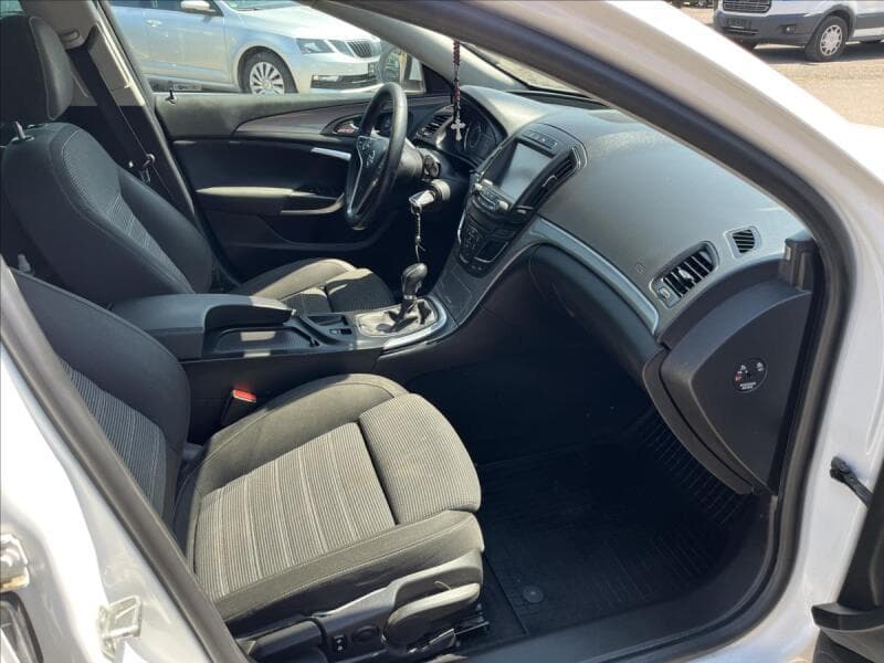 2016 Opel INSIGNIA - 10