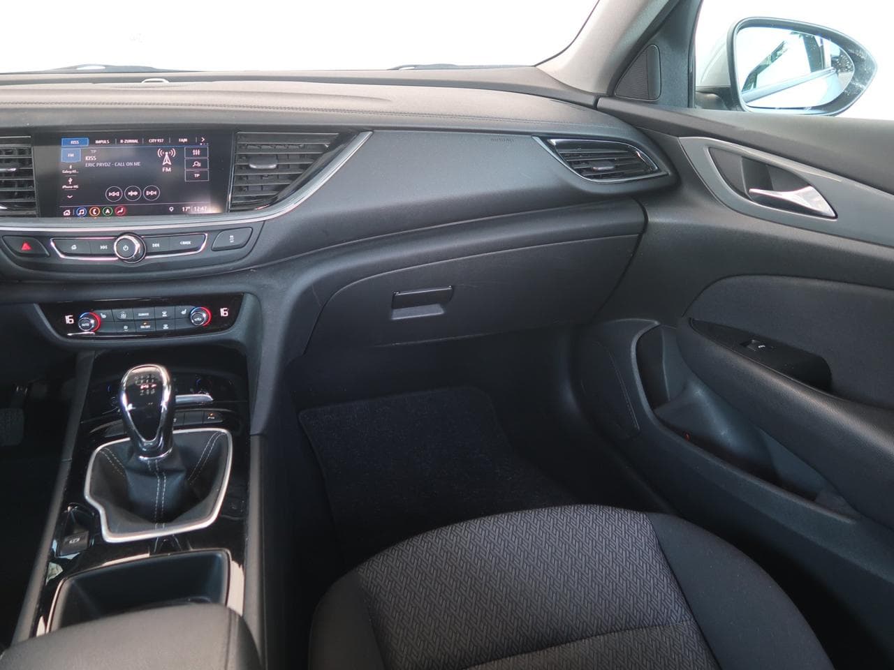 2020 Opel INSIGNIA - 11