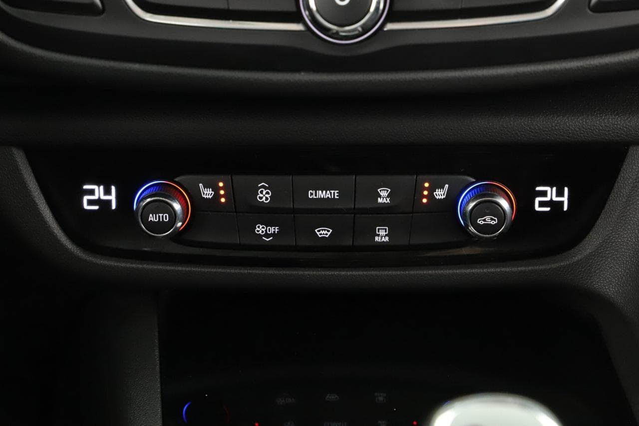 2017 Opel INSIGNIA - 34