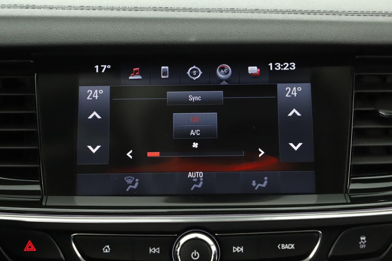2017 Opel INSIGNIA - 36