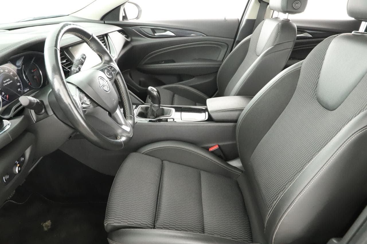 2017 Opel INSIGNIA - 24