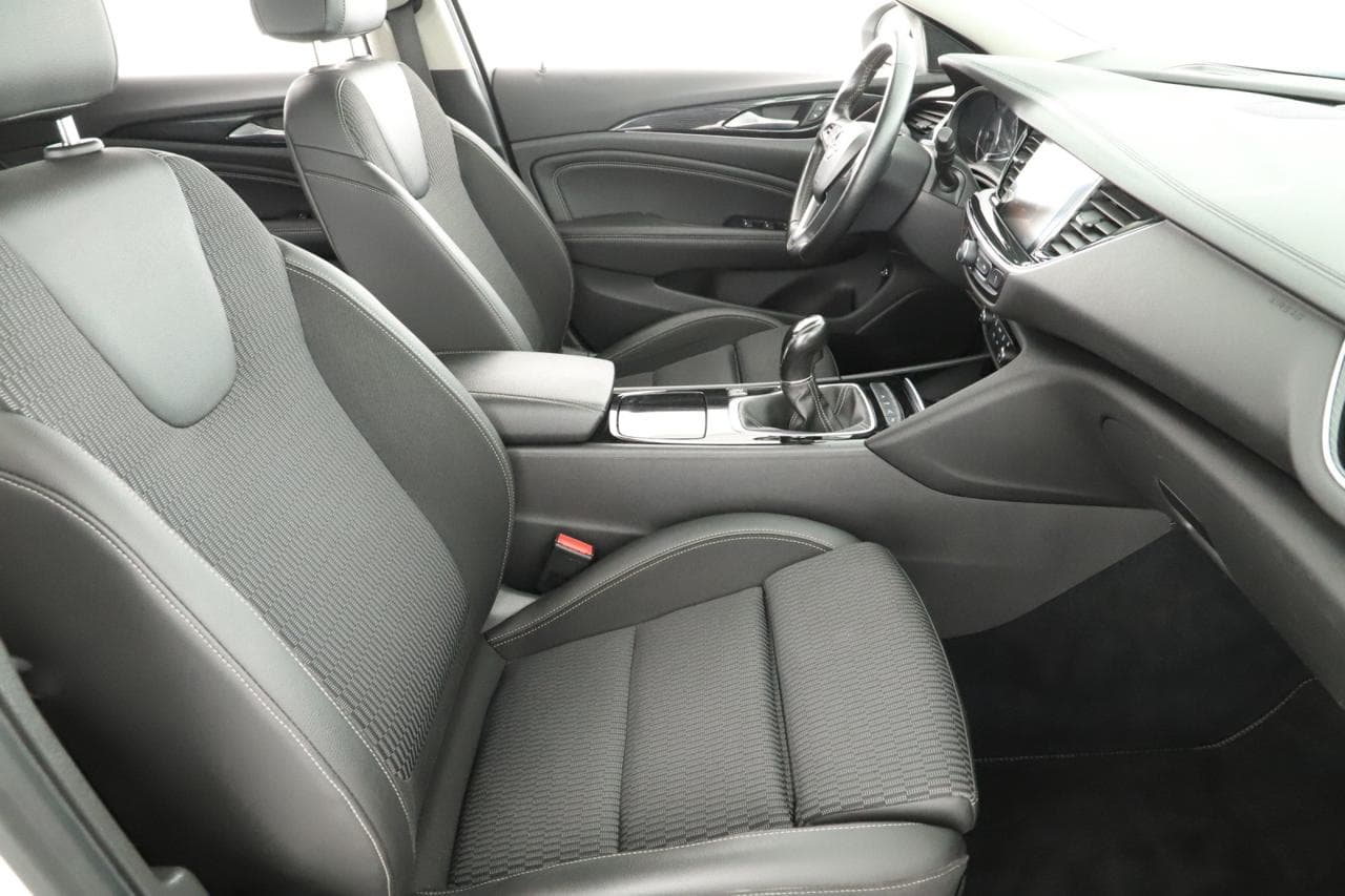 2017 Opel INSIGNIA - 18