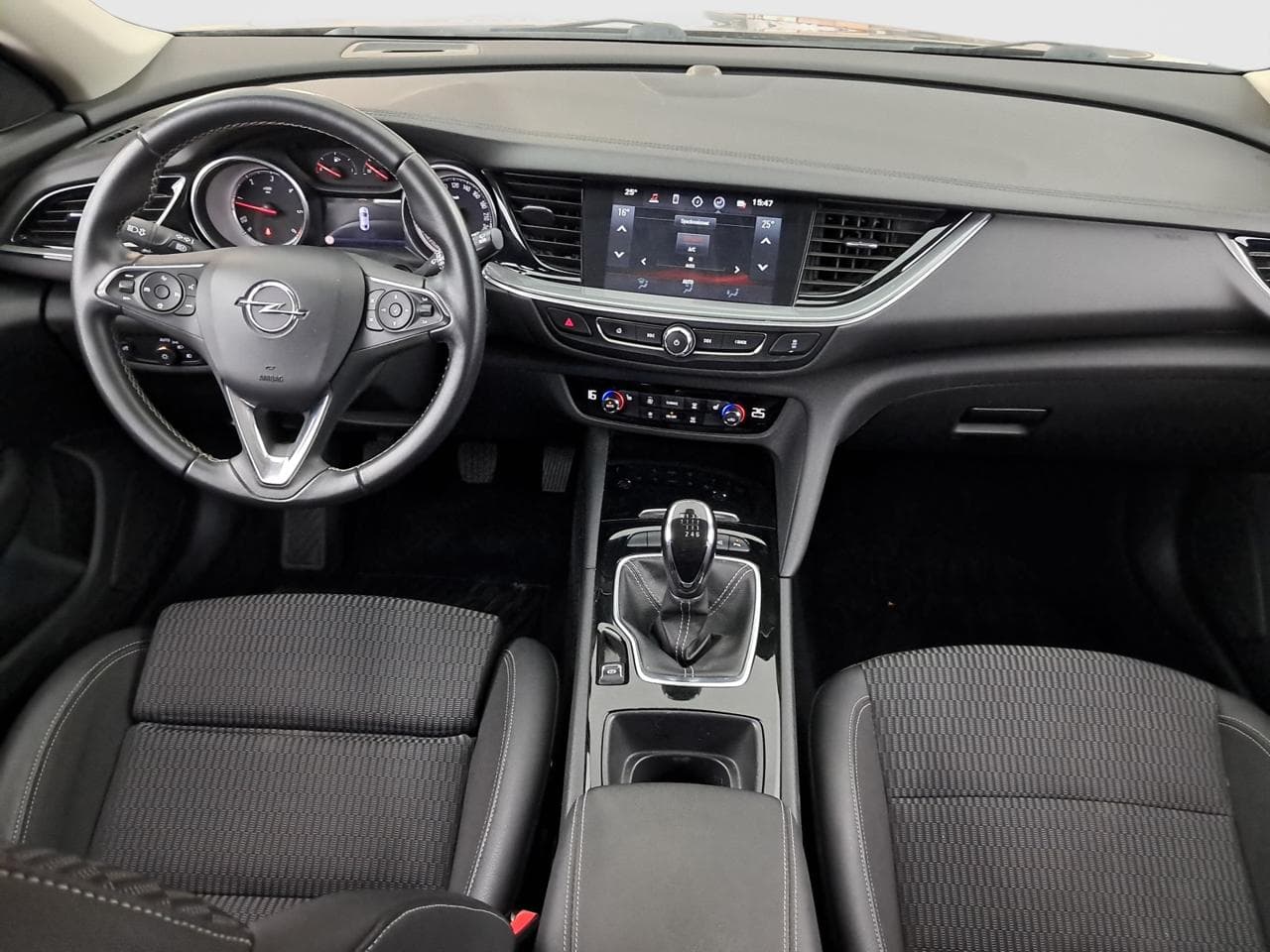2018 Opel INSIGNIA - 18