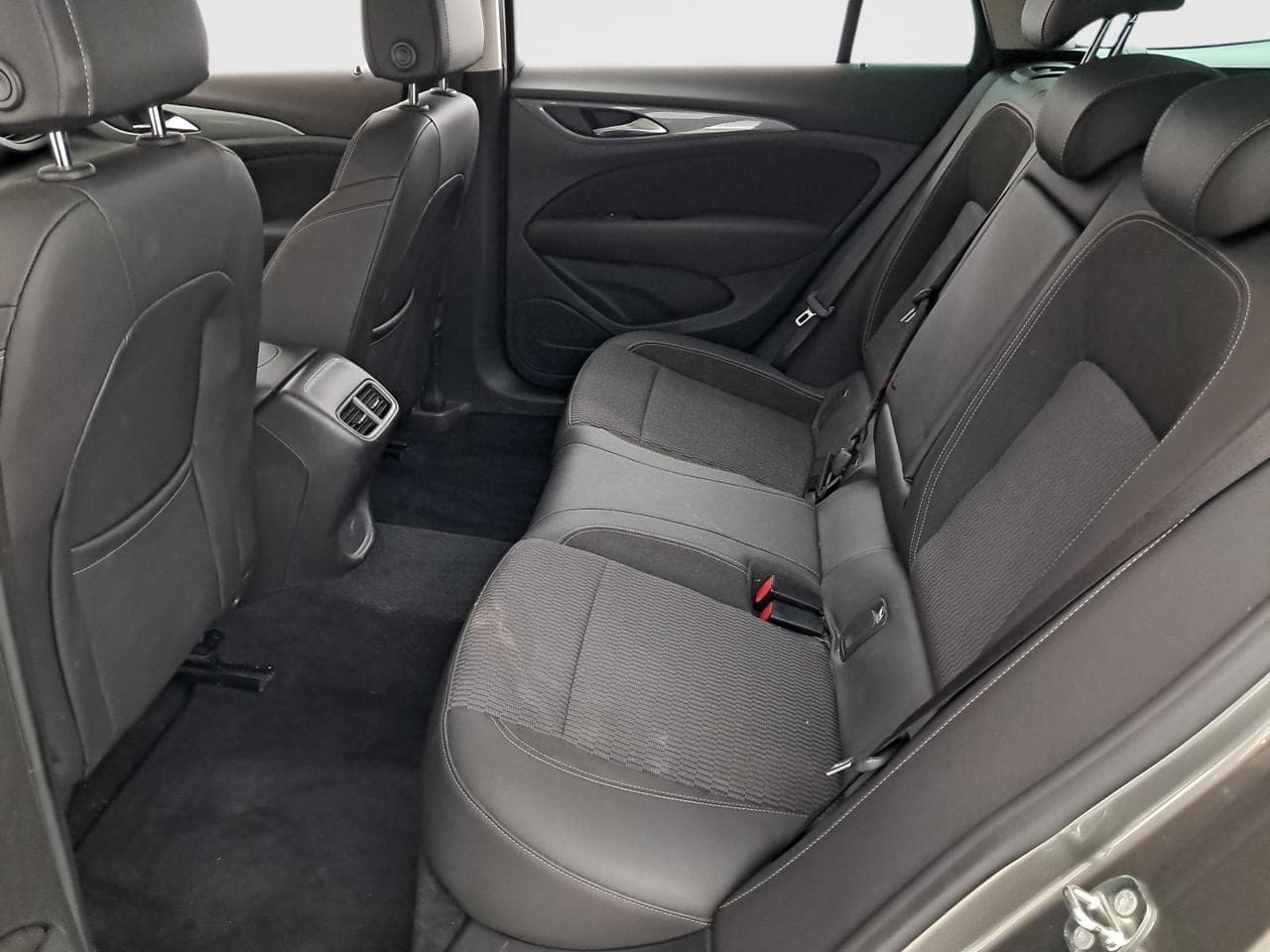 2018 Opel INSIGNIA - 27