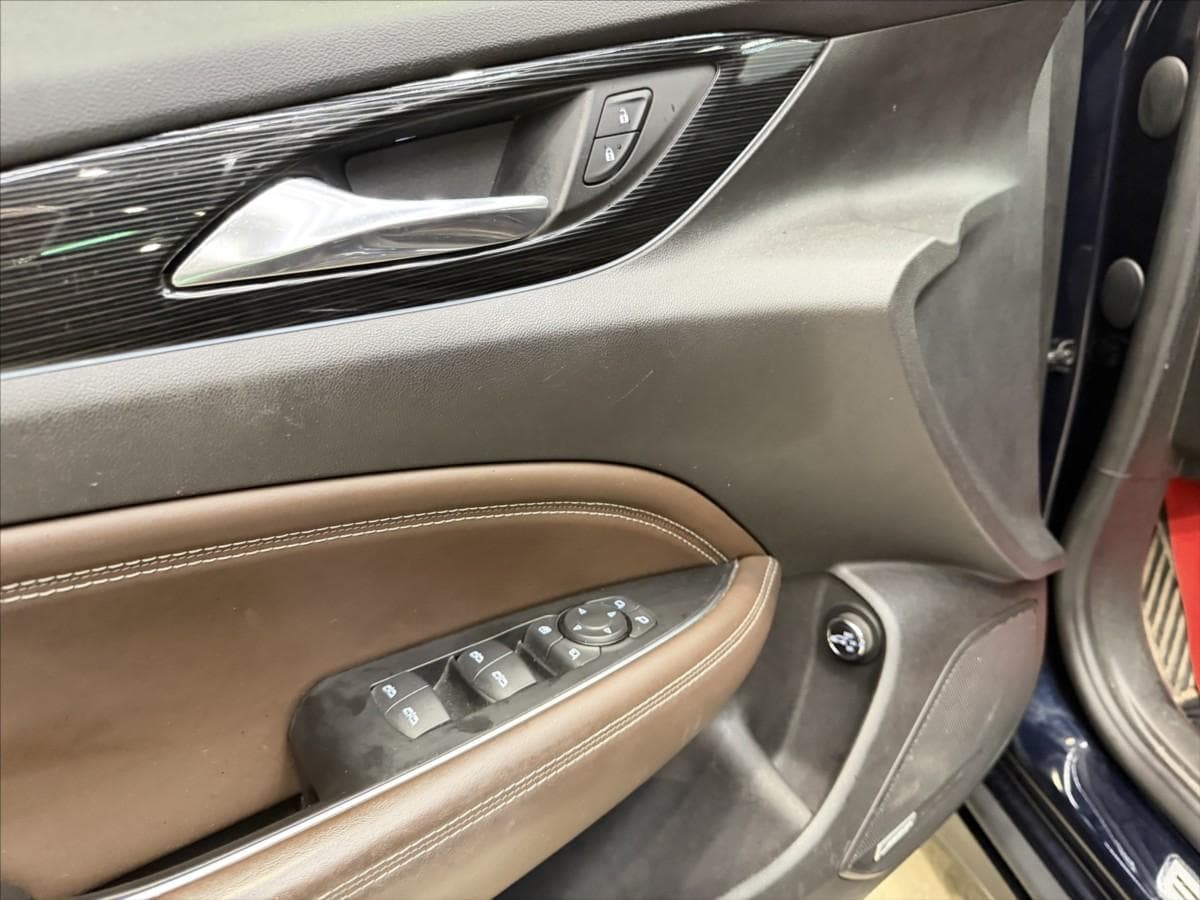 2018 Opel INSIGNIA - 17