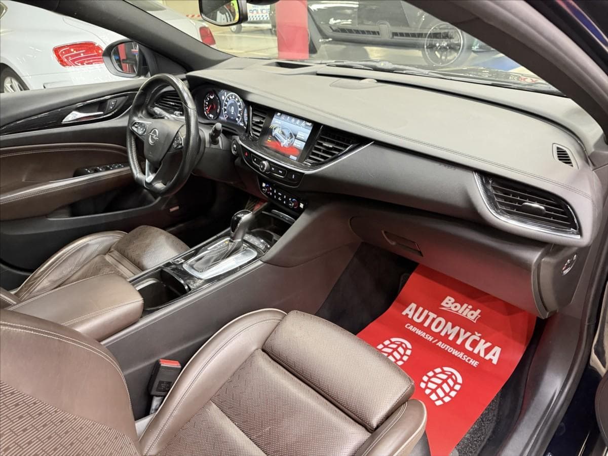 2018 Opel INSIGNIA - 12