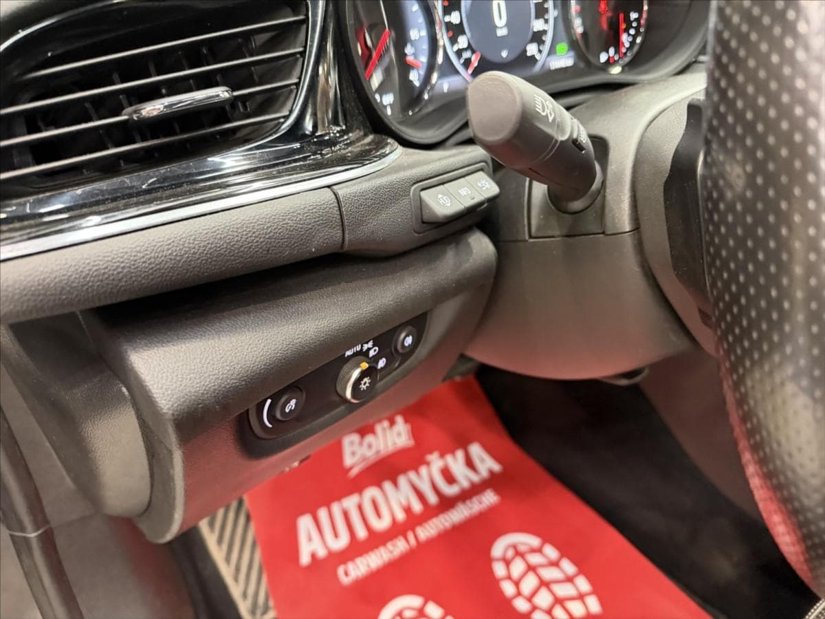 2018 Opel INSIGNIA - 19