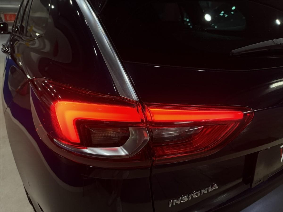 2018 Opel INSIGNIA - 11