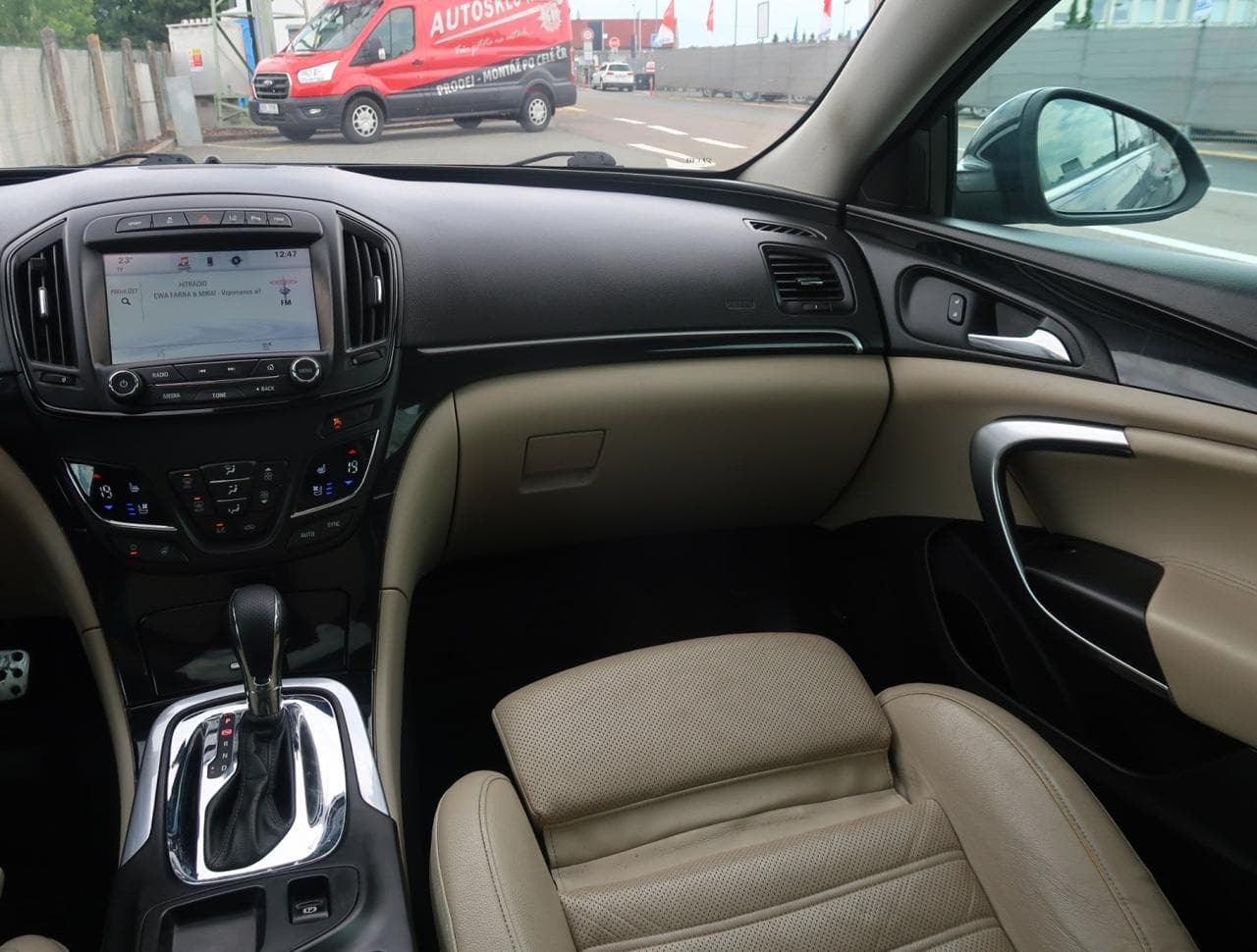2014 Opel INSIGNIA - 11