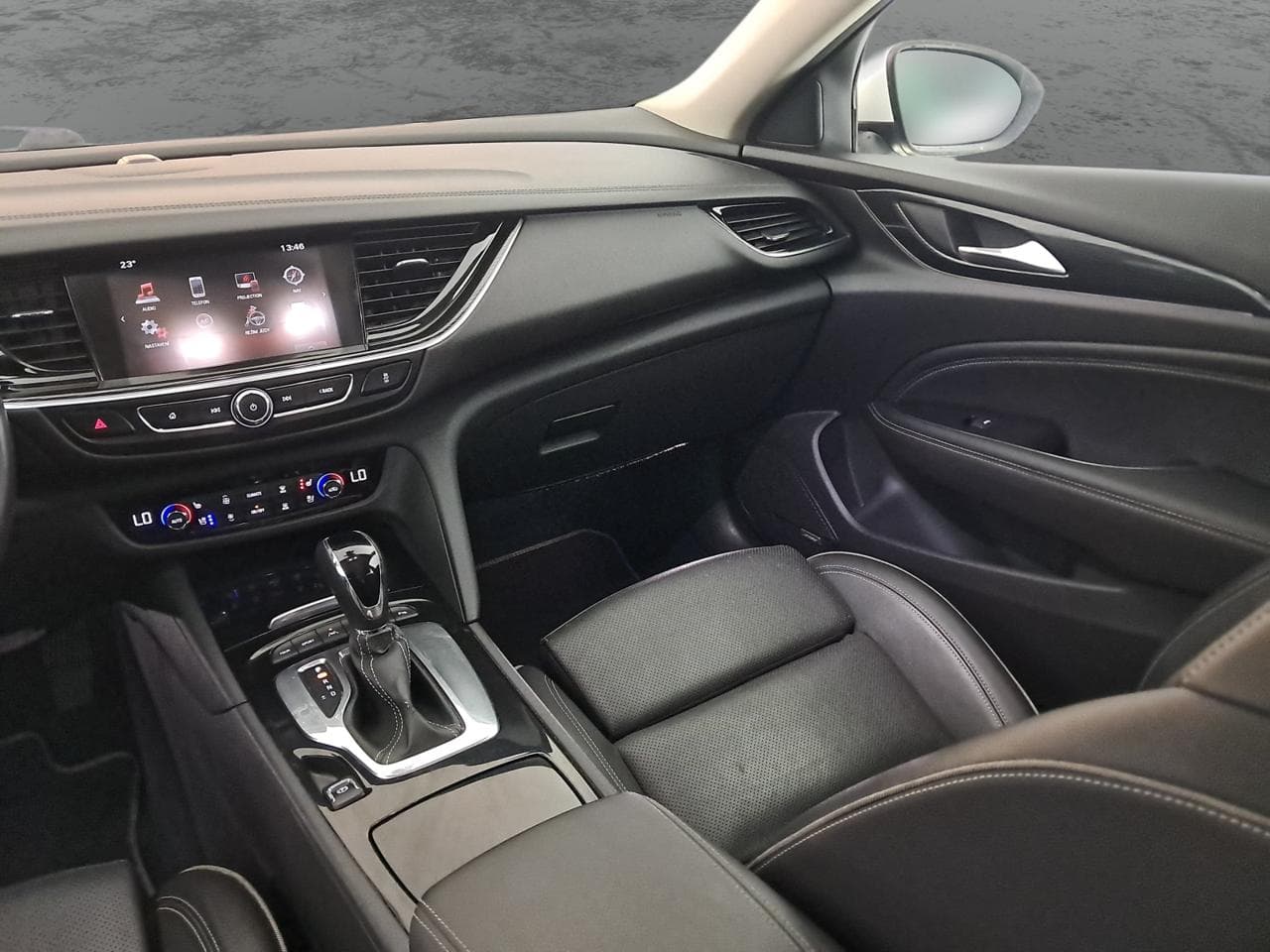 2018 Opel INSIGNIA - 11