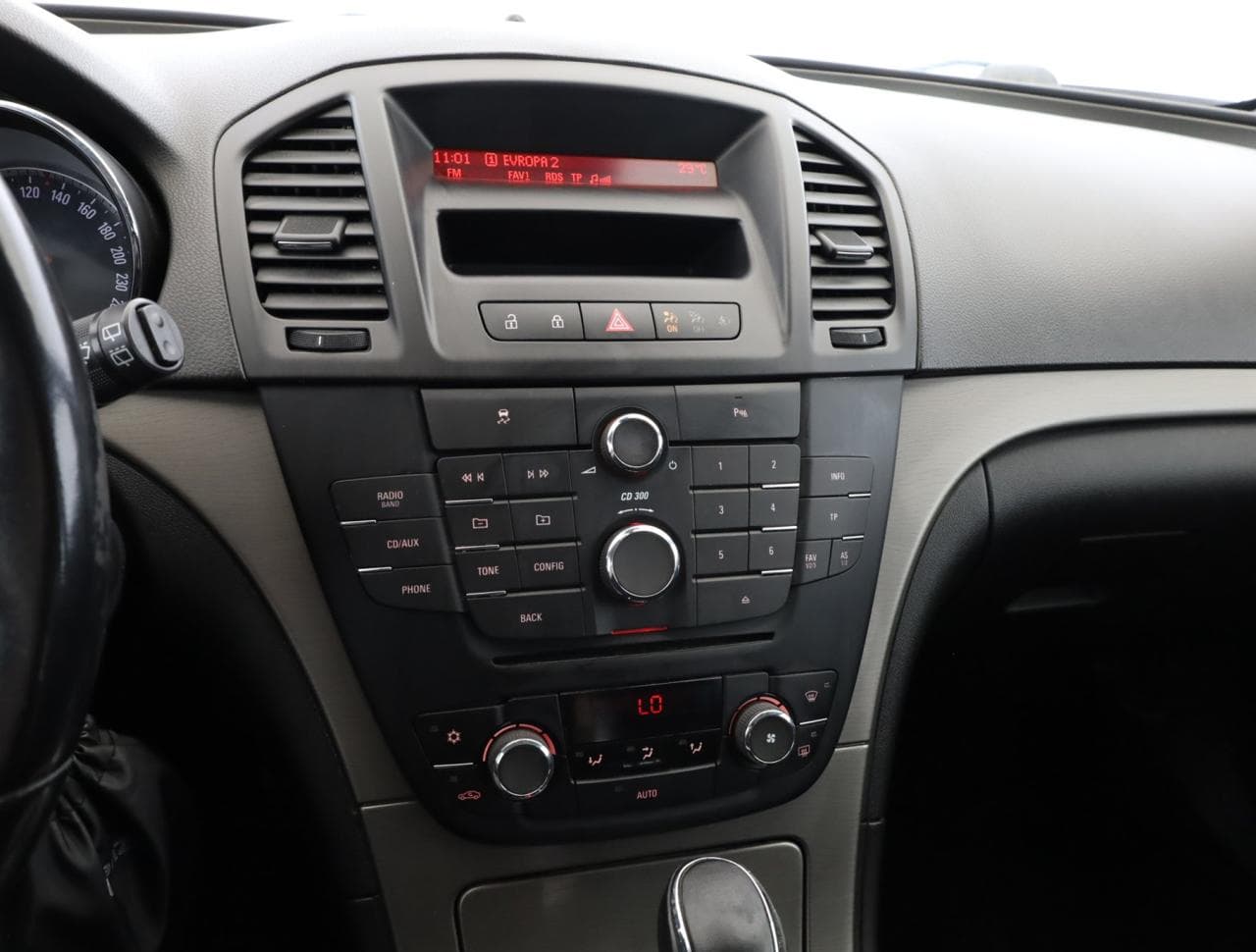 2011 Opel INSIGNIA - 16