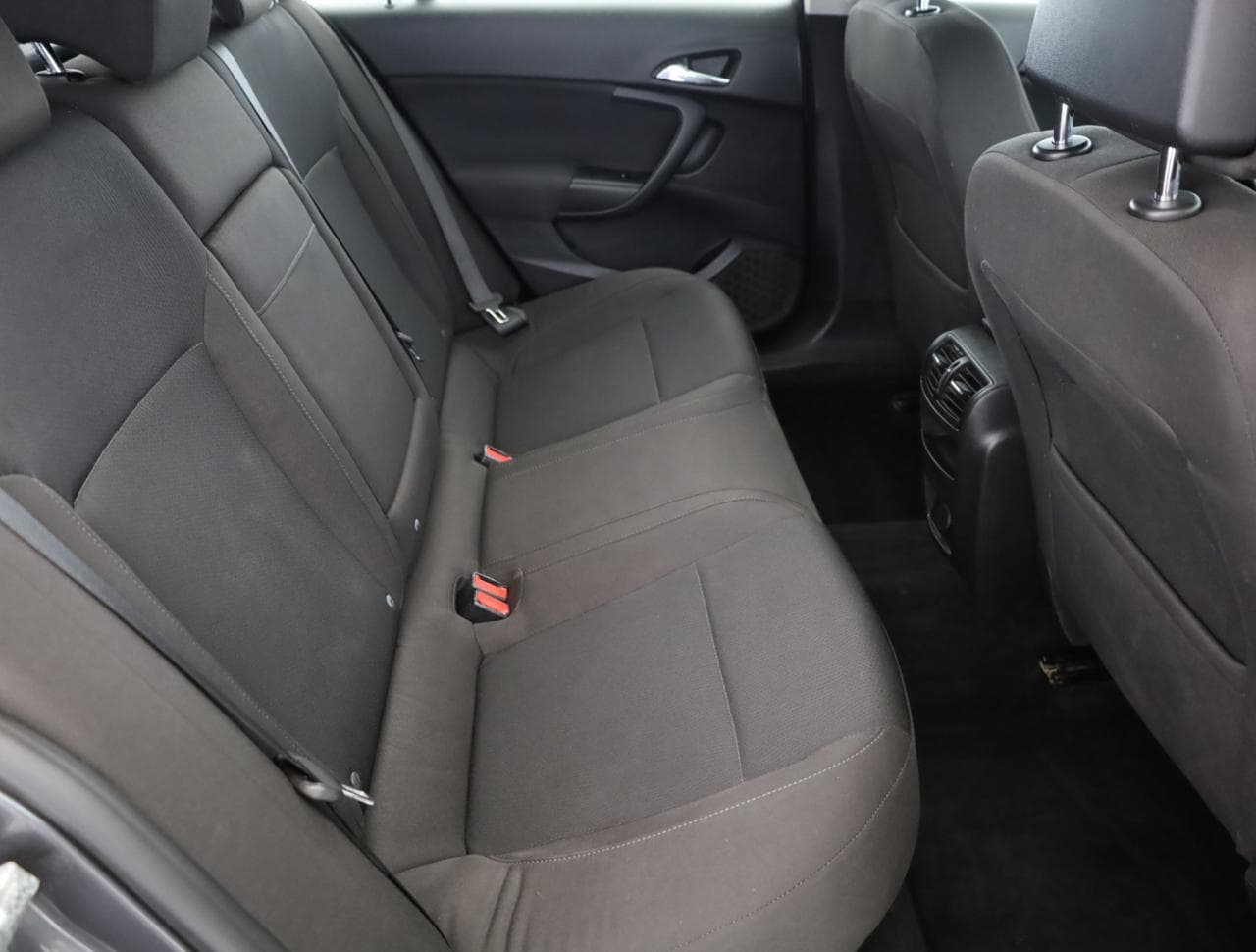 2011 Opel INSIGNIA - 11