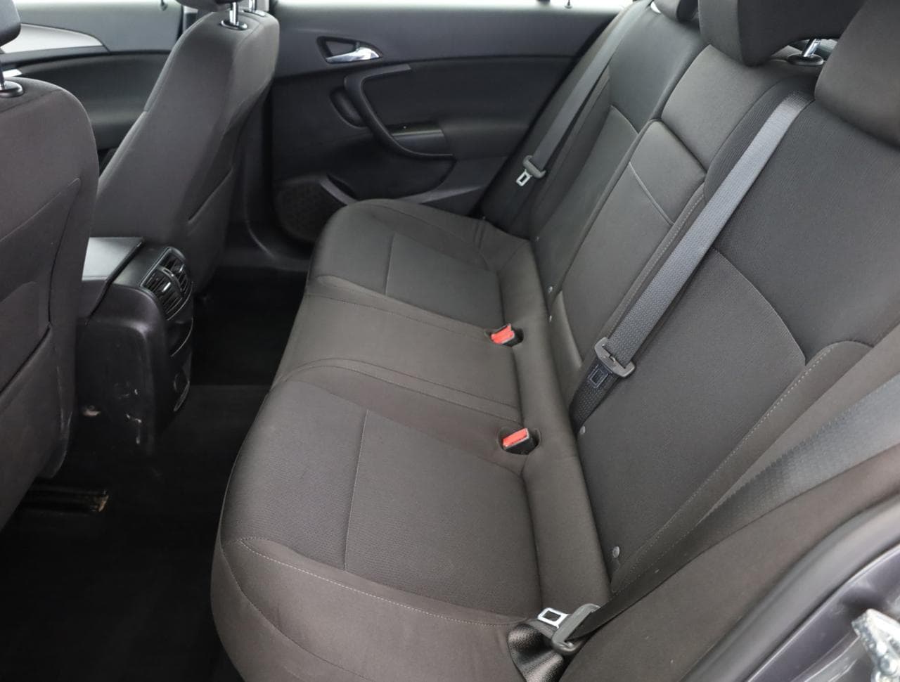 2011 Opel INSIGNIA - 12