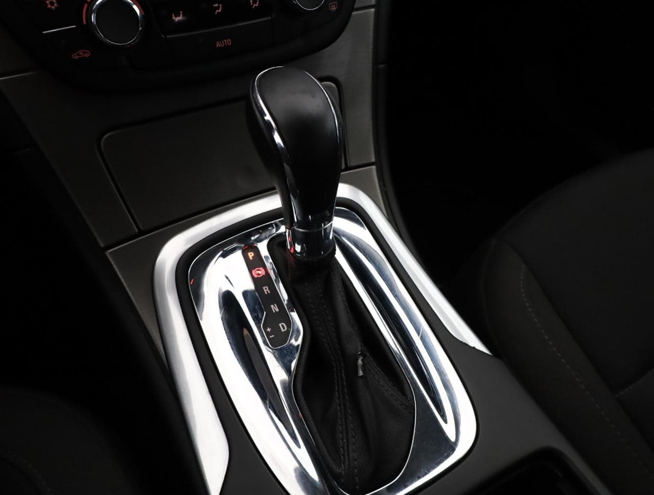 2011 Opel INSIGNIA - 17