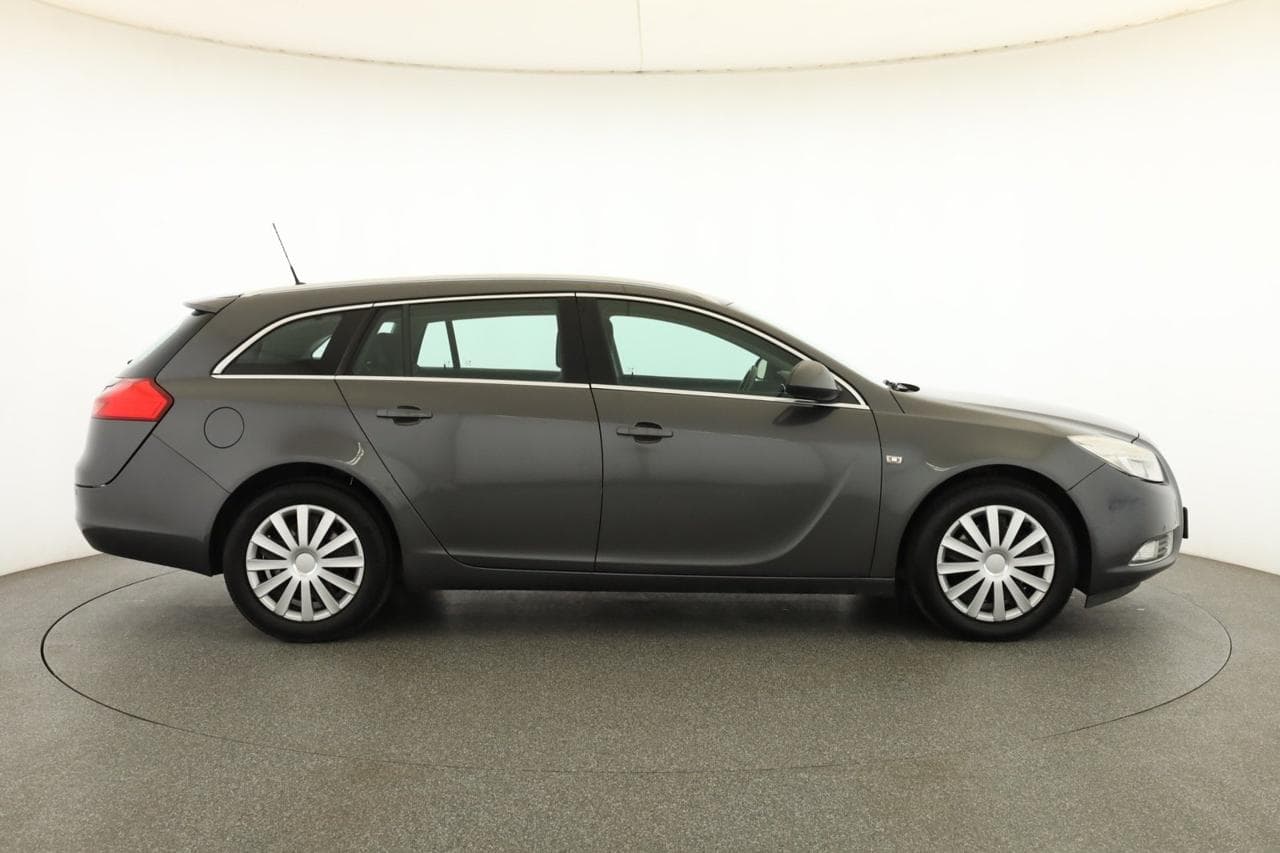 2011 Opel INSIGNIA - 8