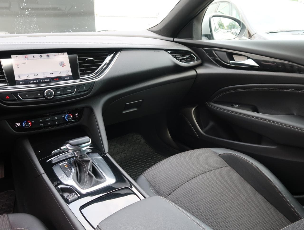2018 Opel INSIGNIA - 11