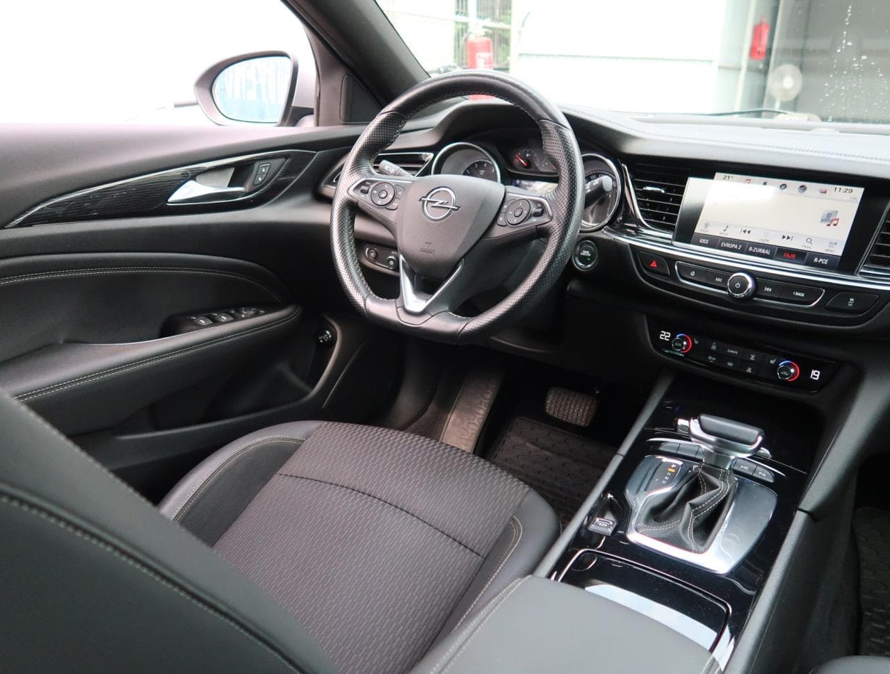 2018 Opel INSIGNIA - 9