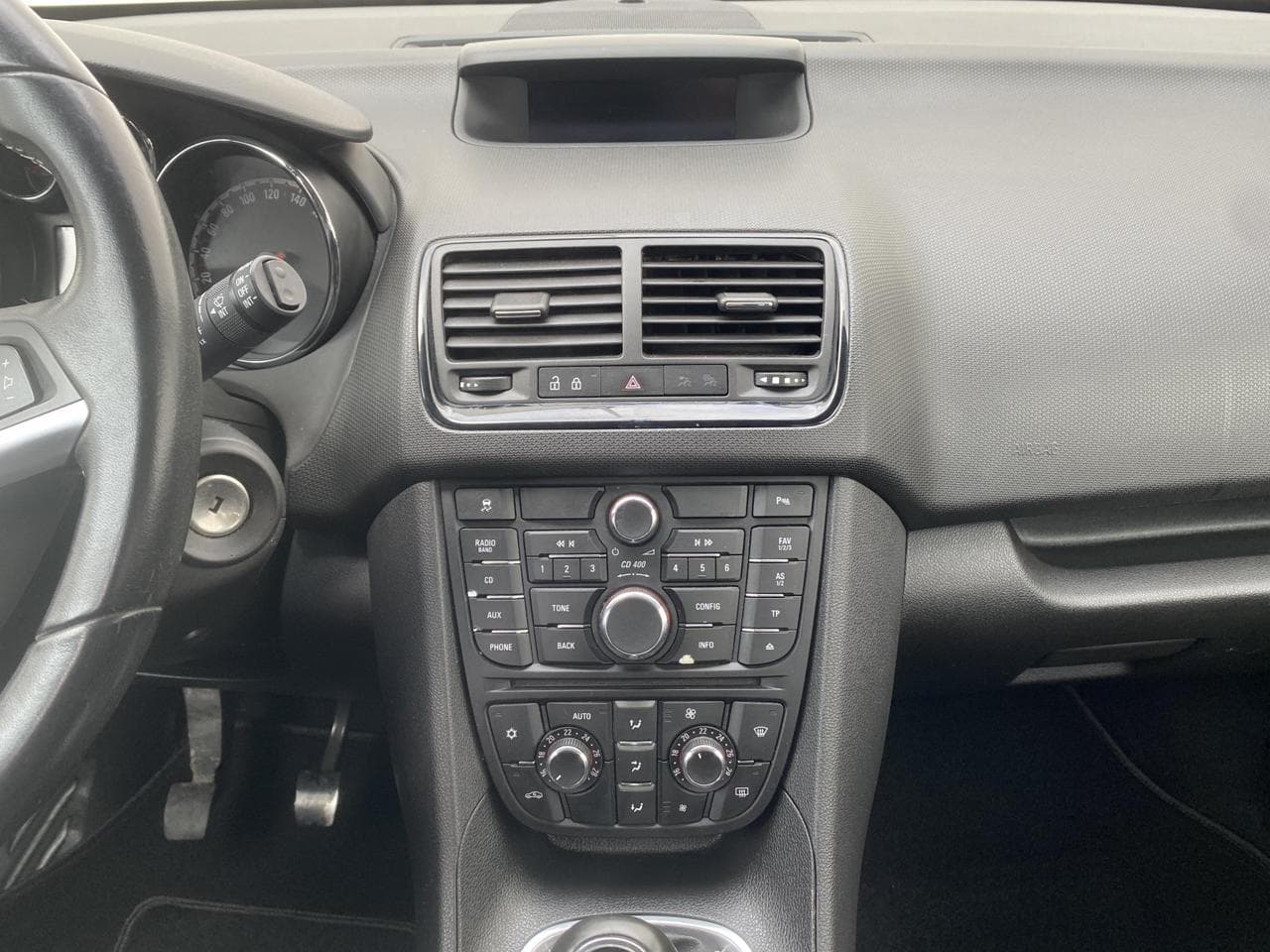2017 Opel MERIVA - 23