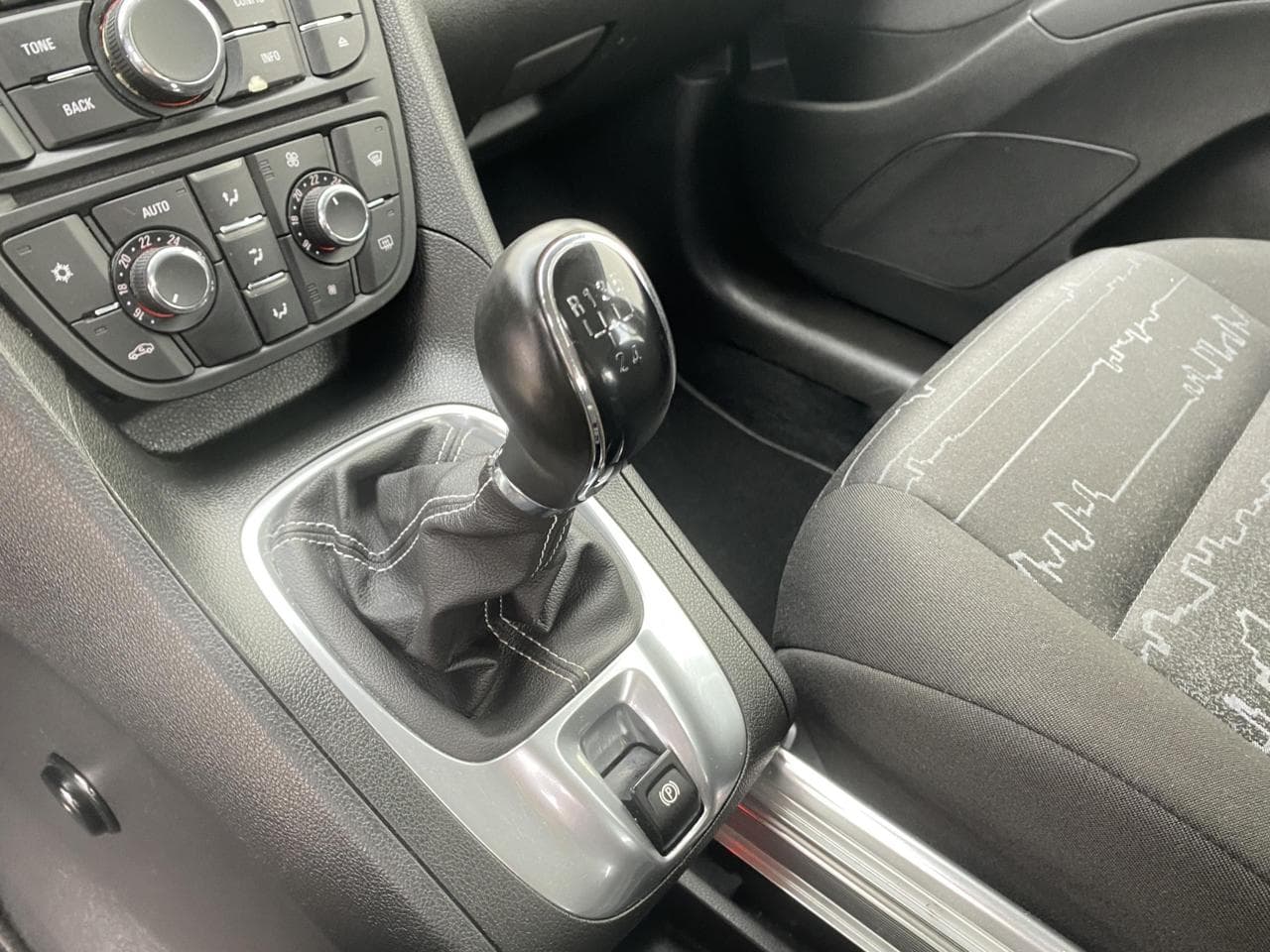 2017 Opel MERIVA - 29