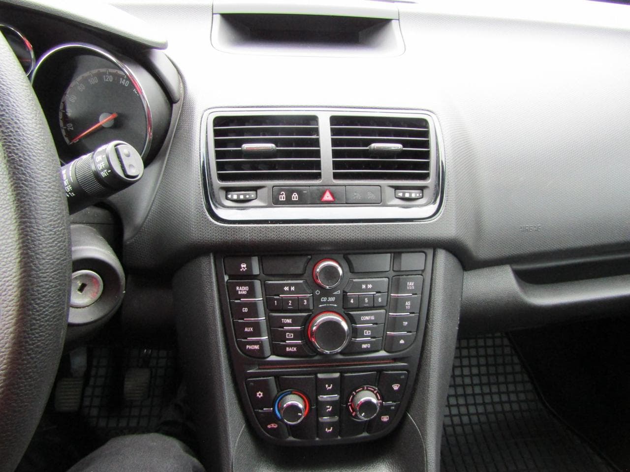 2017 Opel MERIVA - 11