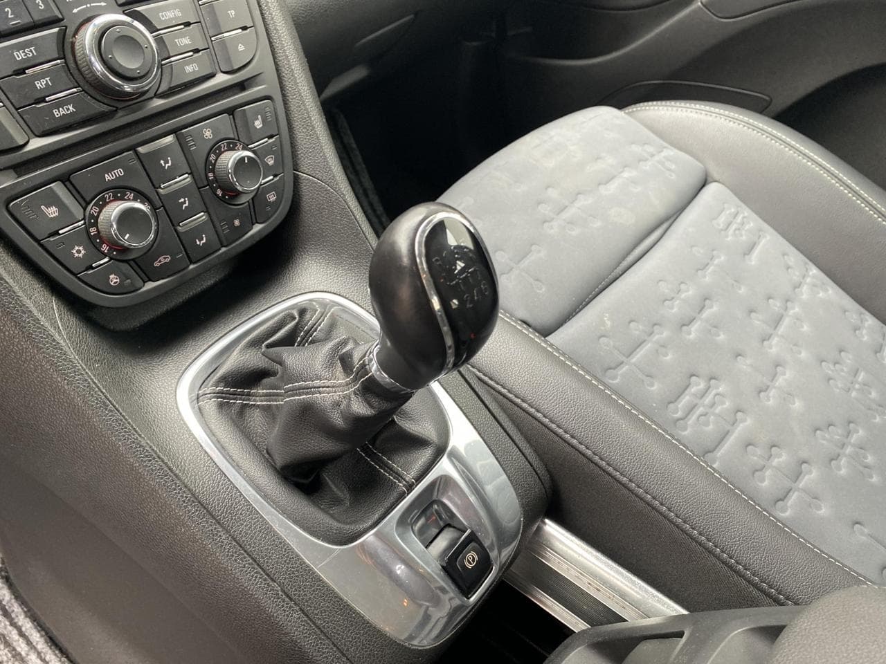 2011 Opel MERIVA - 25