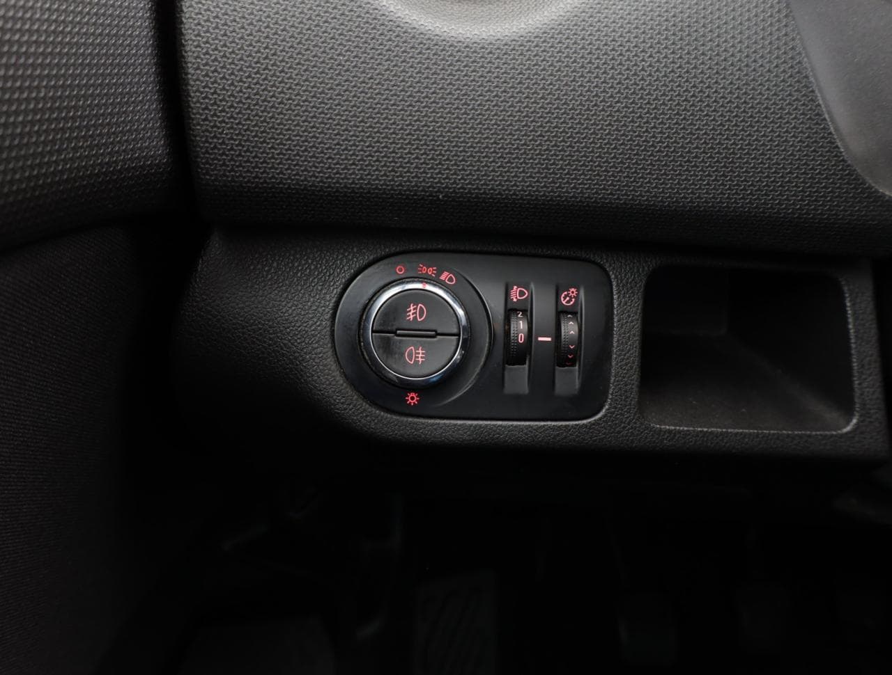 2016 Opel MERIVA - 32