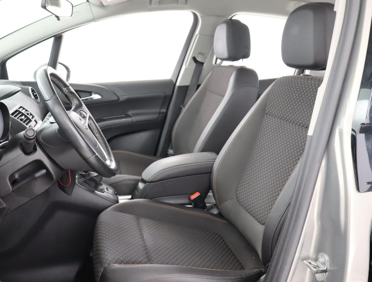 2016 Opel MERIVA - 16