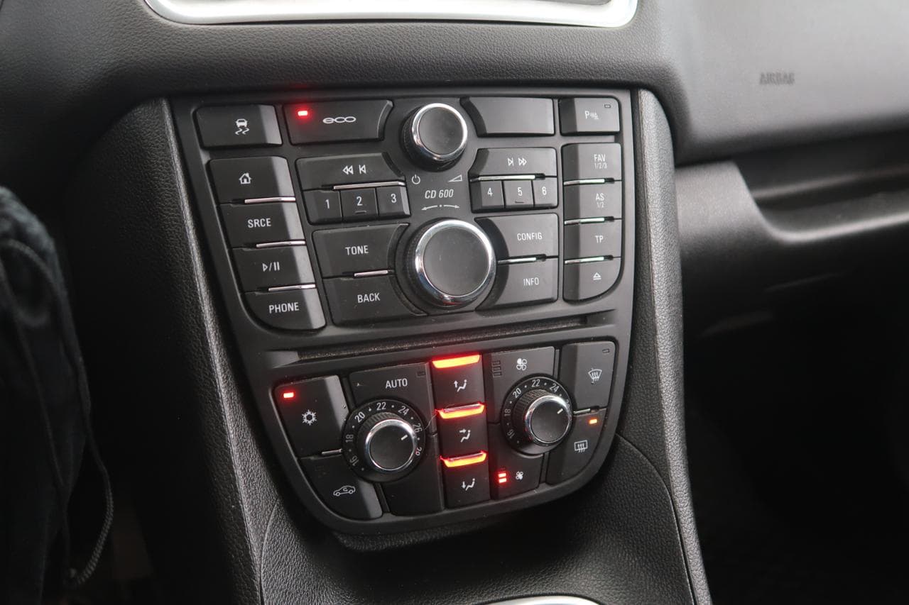 2015 Opel MERIVA - 24